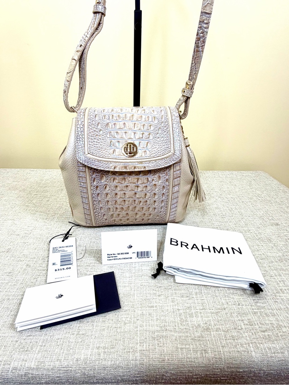 Brahmin Margo Pearl Admire Crossbody Cream Iridescent Pearl Accents NWOT Pretty!